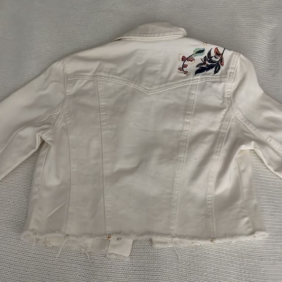Women’s Cropped White Embroidered Denim Jacket - Picture 4 of 4